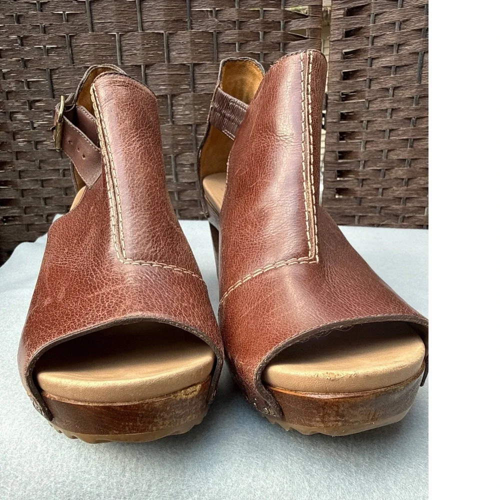 Dansko Limited Edition Sable Leather Wedge Peep-toe Sandal Brown Size 40/9 Chic